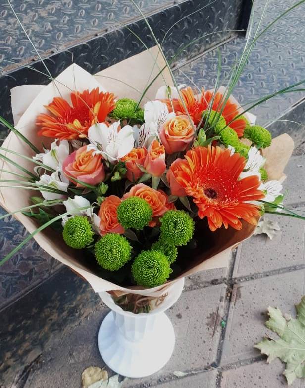 Букет цветов из: Герберы, Хризантемы, Альстромерии и Розы в Россоше