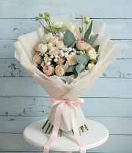 Букет цветов из:  Розы и Лизиантусы в Россоше