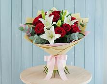 Букет цветов из:  Лилии и Розы в Россоше