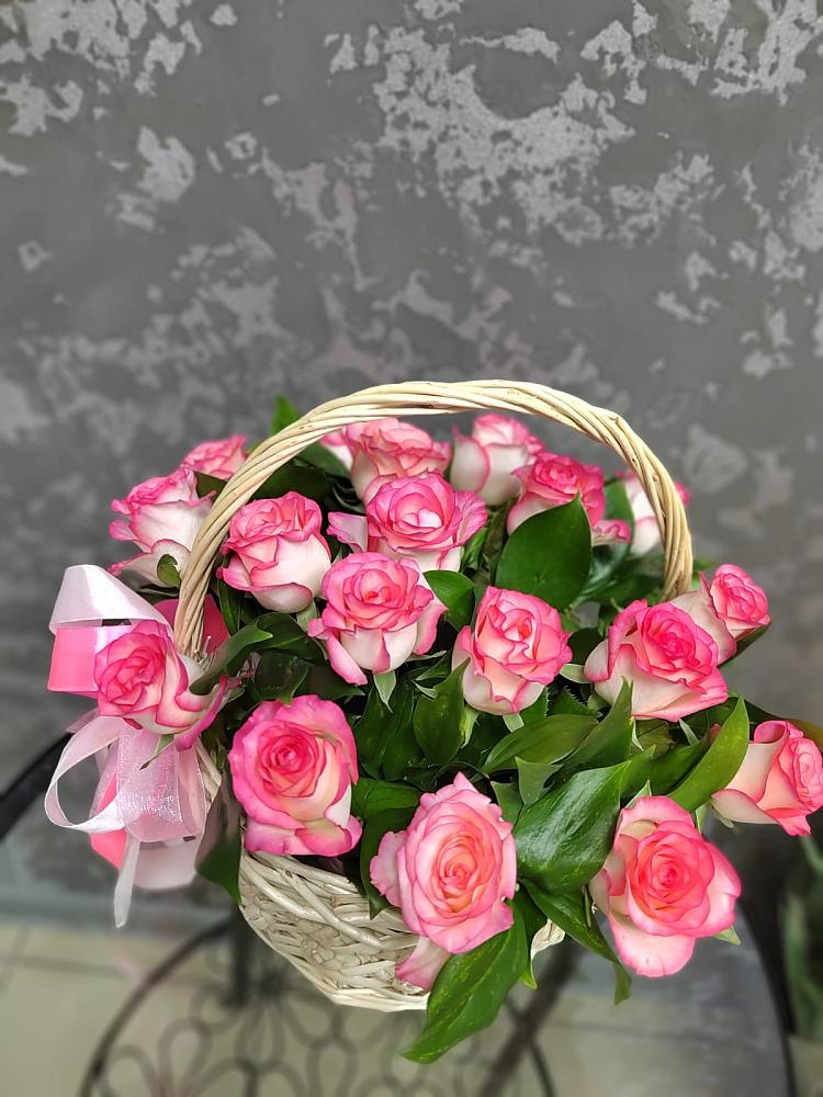 Цветочная композиция из Розы в корзине в Россоше