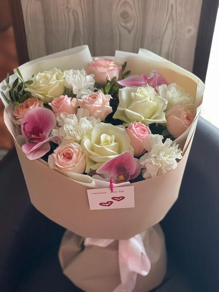 Букет цветов из: Орхидеи, Розы и Гвоздики в Россоше