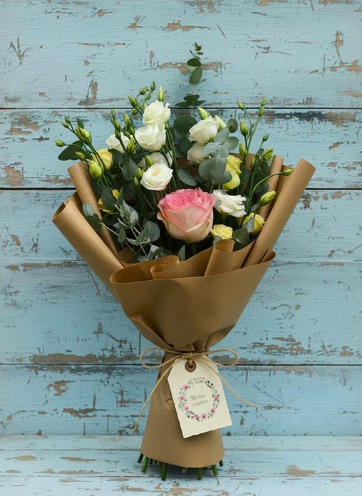 Букет цветов из: Розы и Лизиантусы в Россоше