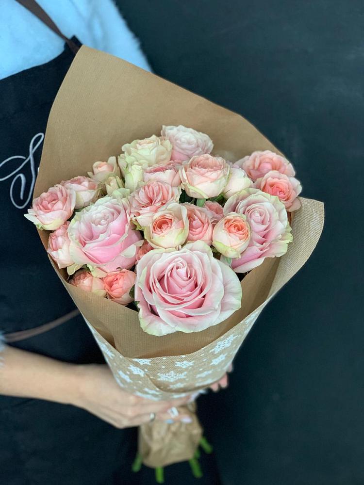 Букет цветов из: Хризантемы и Розы в Россоше