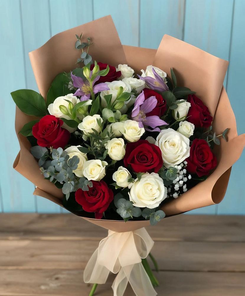Букет цветов из: Розы и Альстромерии в Россоше