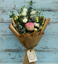 Букет цветов из:  Розы и Лизиантусы в Россоше