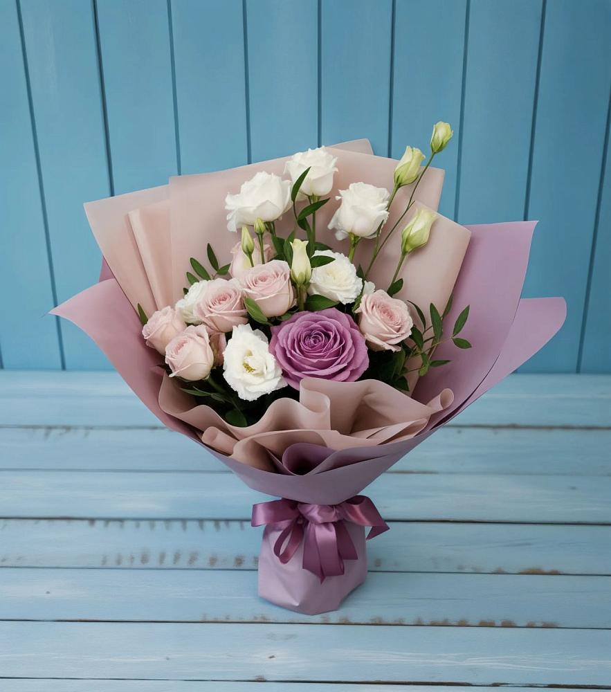 Букет цветов из: Розы и Лизиантусы в Россоше